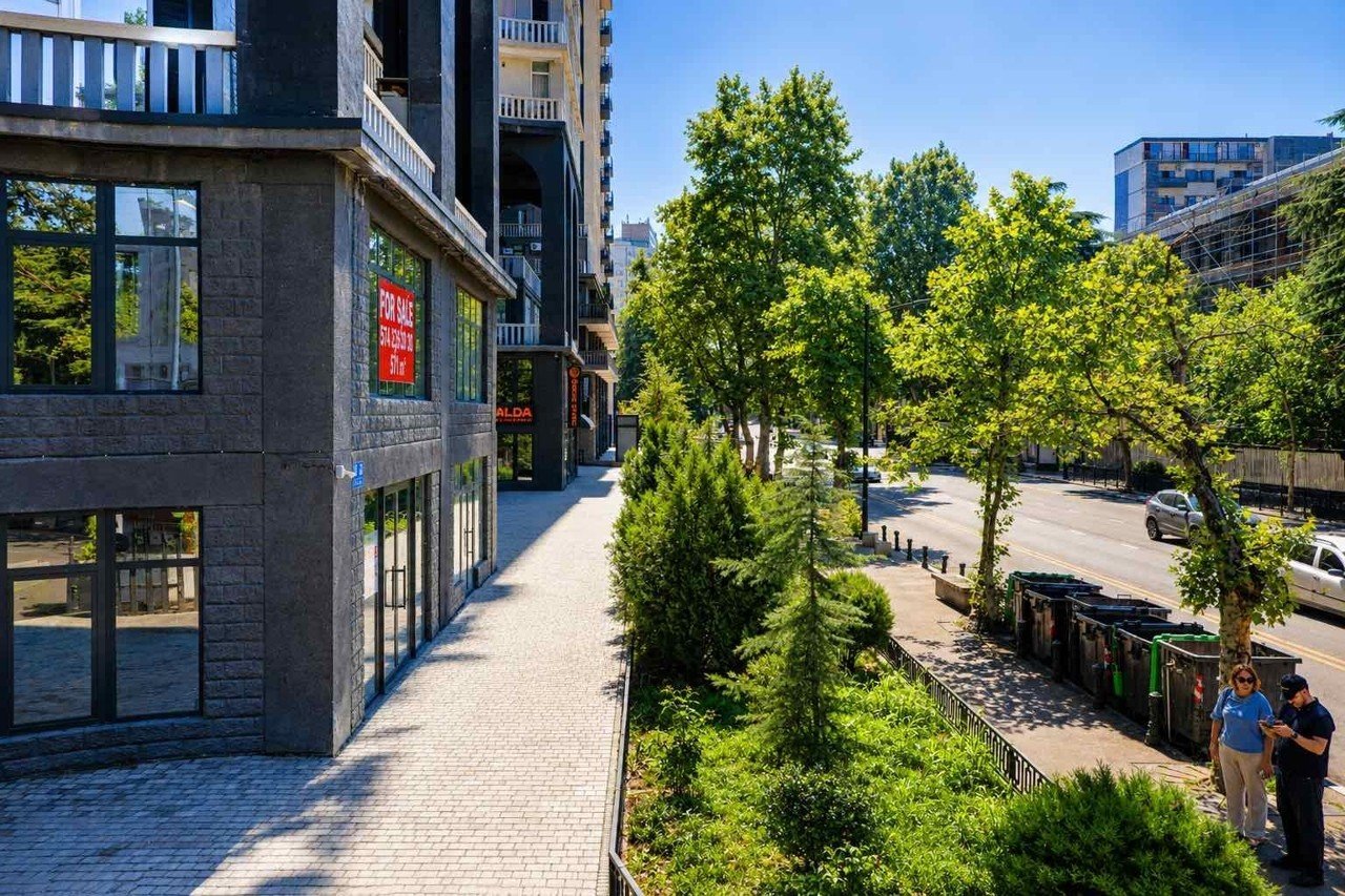 Коммерческое помещение · 571 м²