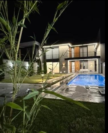5-комнатный дом · 500 м²