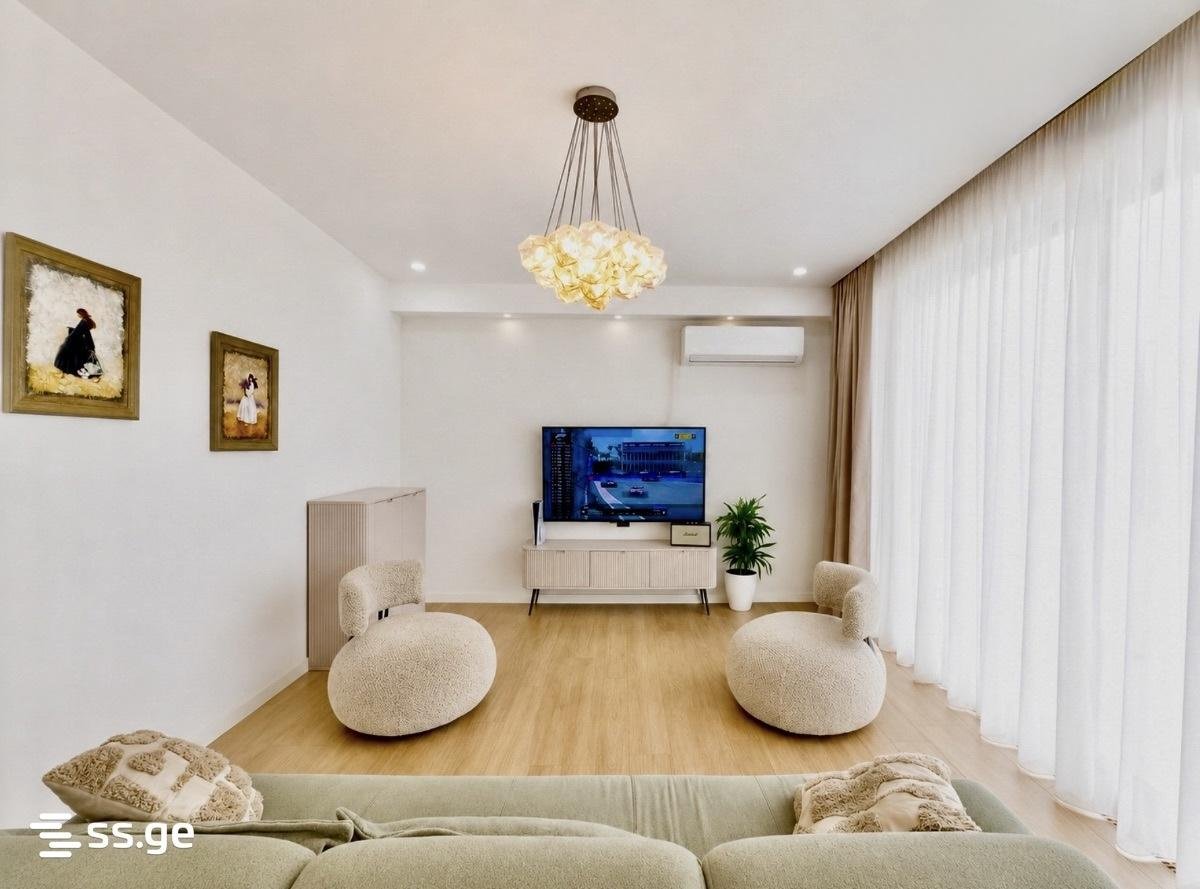 5-комнатный пентхаус · 202 м²